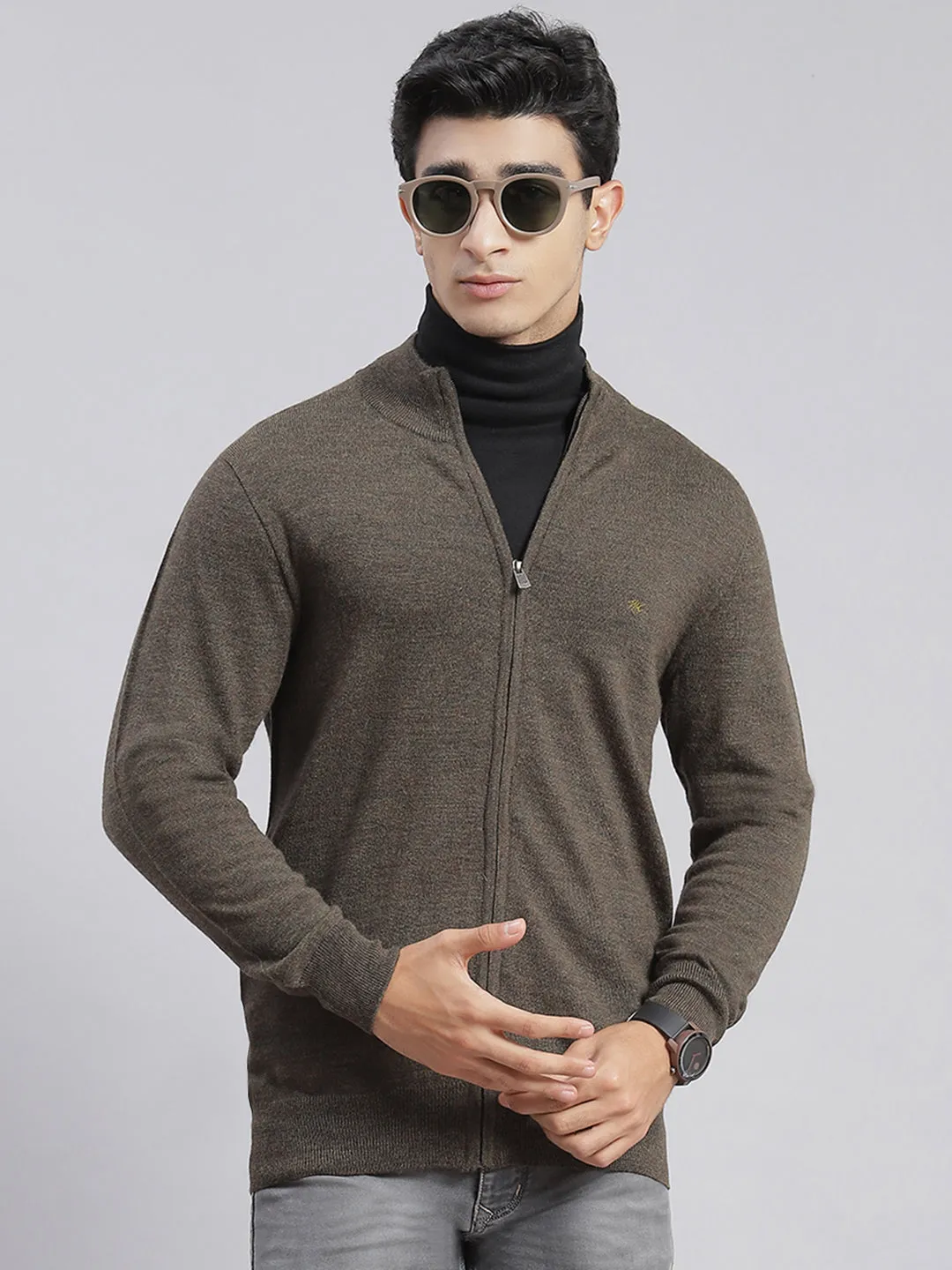 Men Olive Solid Stand Collar Full Sleeve Sweaters/Pullovers