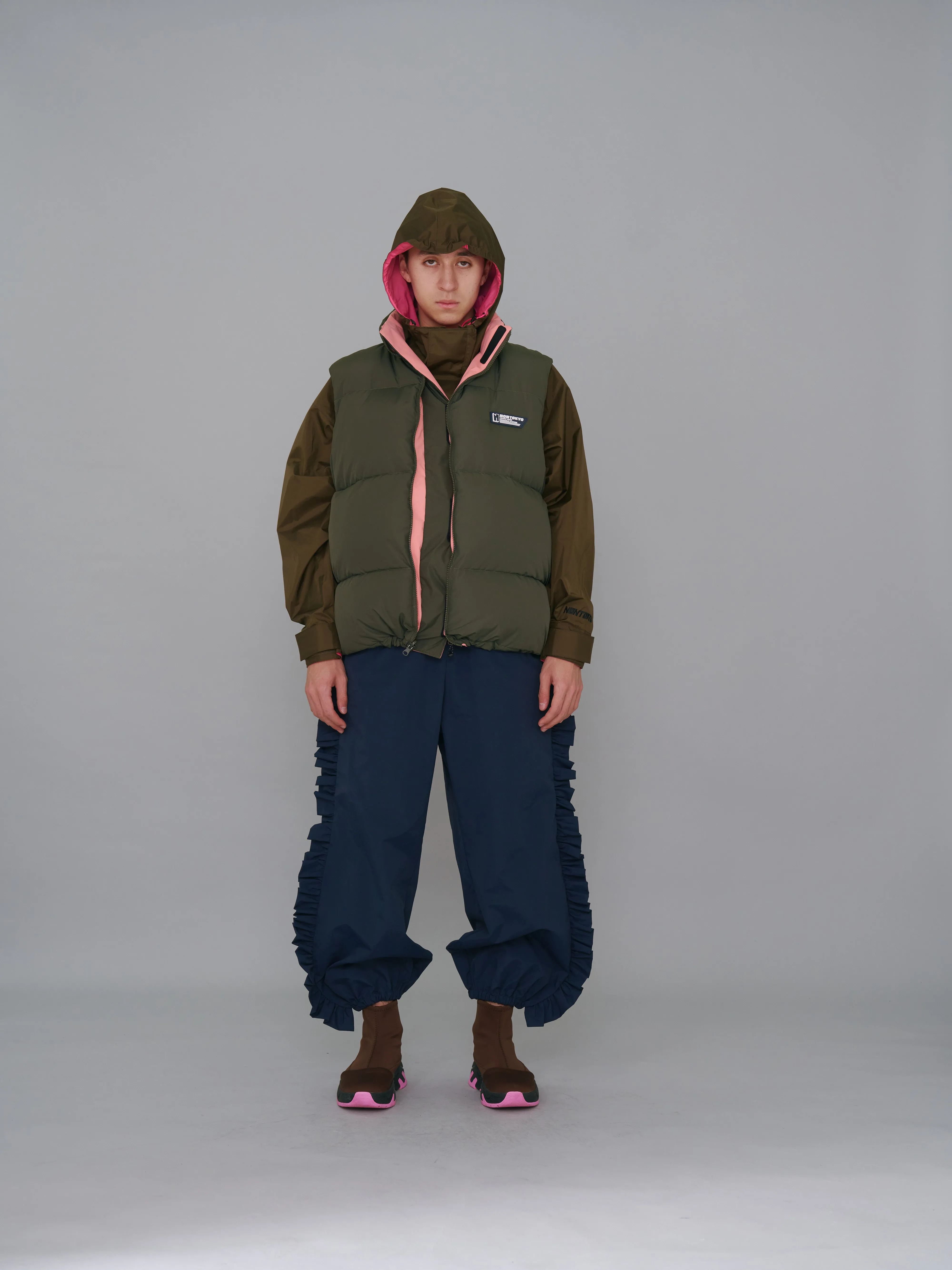 NON TOKYOxUNIVERSAL OVERALL / REVERSIBLE DOWN VEST (PINK×KHAKI)