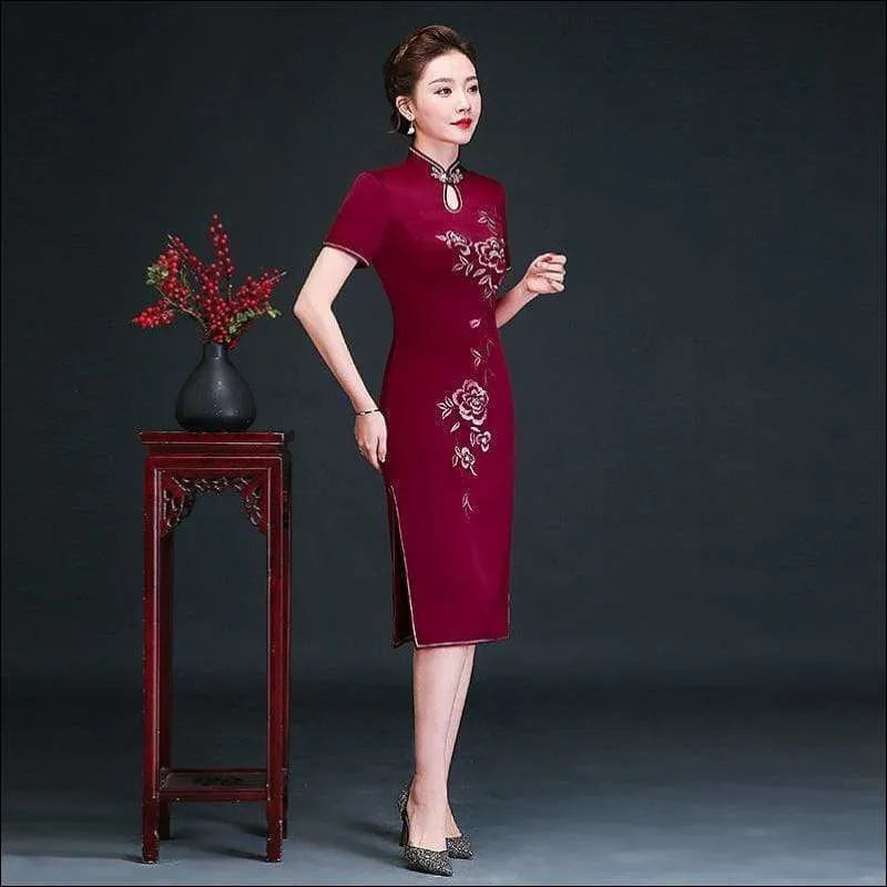 Winnal Floral Embrodiered Midi Long Cheongsam / Qipao Wedding Dress